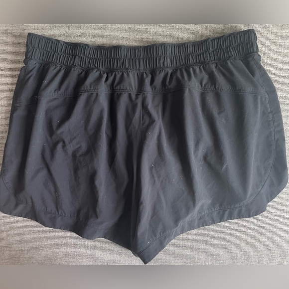 Shorts - Picture 4 of 4